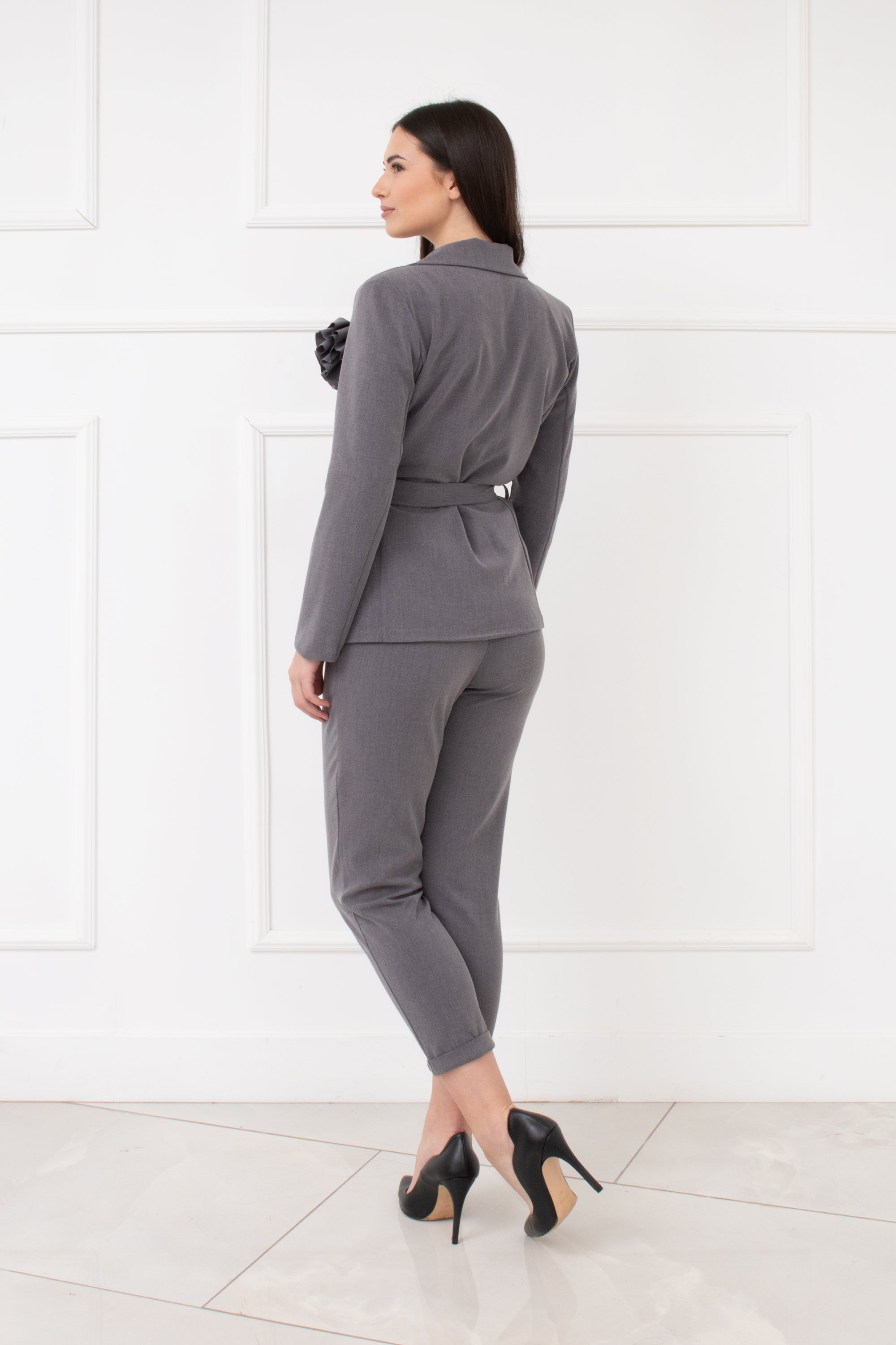 Tailleur completo crêpe con cinta grigio