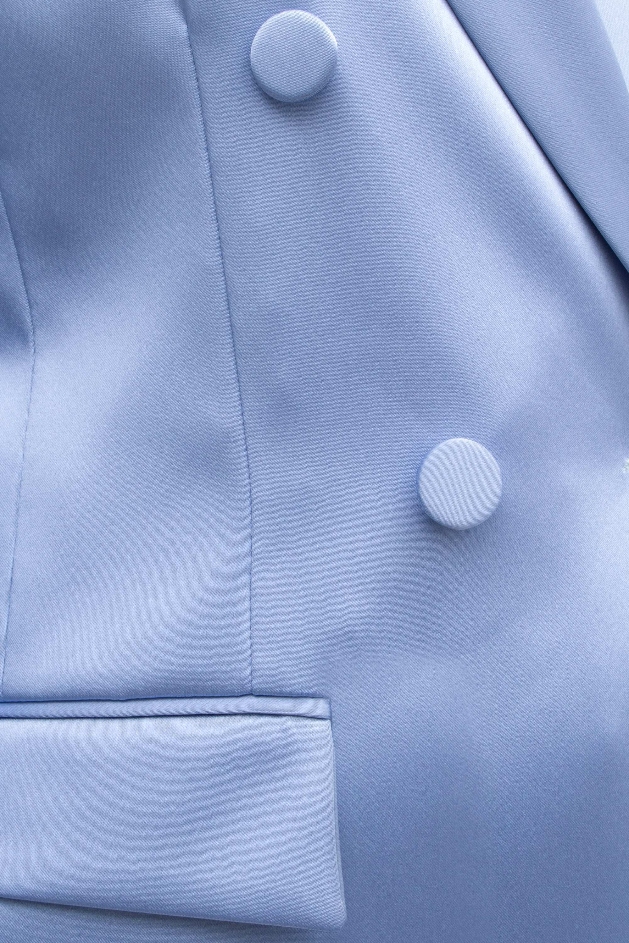 Tailleur doppiopetto in raso celeste polvere